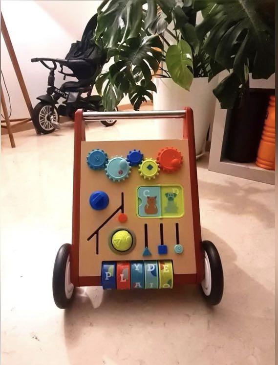 Radio Flyer Classic Push \u0026 Play Walker 