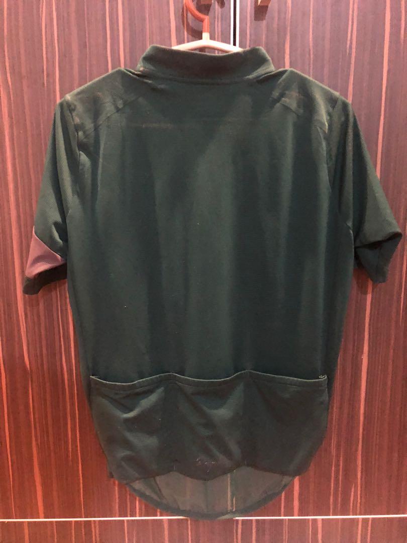 Rapha Jersey (Category: Activewear) located in Bangi. Submitted by nizarsuhaimi (Listing ID 1171241098, Image 2). Description: Condition 9/10 Beli dgn org x sempat pakai sbb besar Size M.