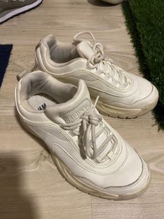 (Category: ) located in . Submitted by Clarasellinggoods (Listing ID 1171215800, Image 1). Description: .