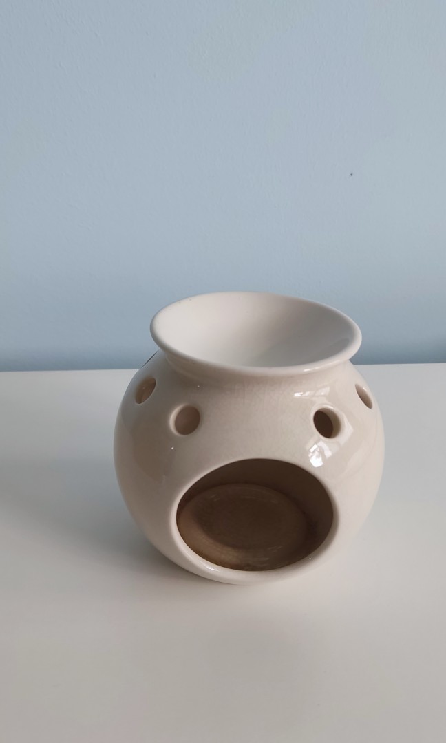 The Body Shop ceramic oil burner, Furniture & Home Living, Home