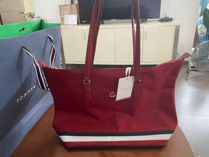 how to tell if tommy hilfiger purse is real
