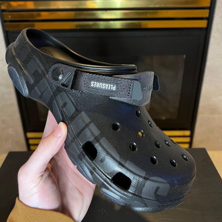 Crocs classic sales clog pleasures