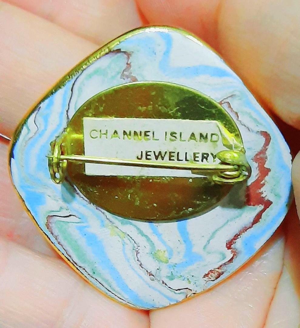 Channel island jewelry shop