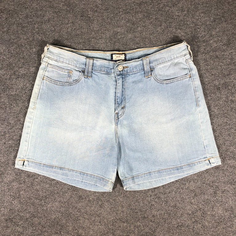 Womens Levis 515 Short Jeans Size 35, Women's Fashion, Bottoms, Shorts on  Carousell