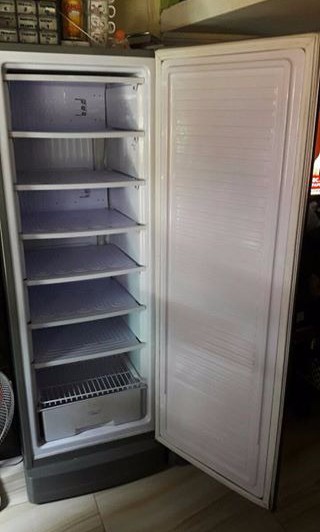 Condura upright sale freezer price