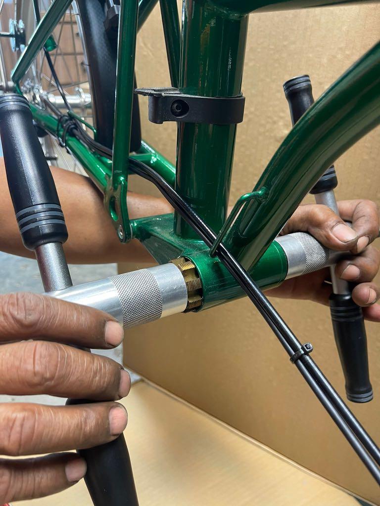 Bottom sales bracket fixie