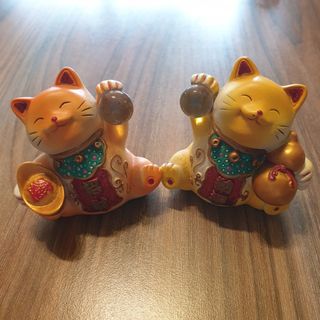Vintage Japan Kitten Playing With Ball Figurine