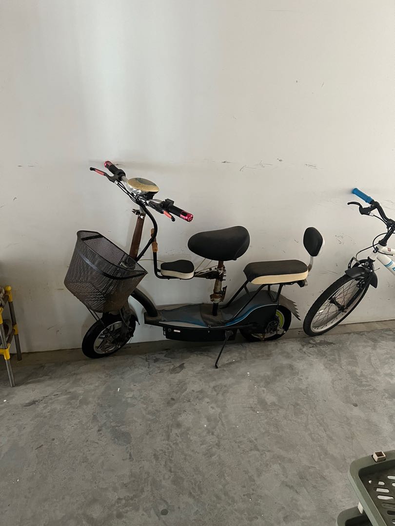 Abandoned Escooter, Sports Equipment, PMDs, E-Scooters & E-Bikes, E ...