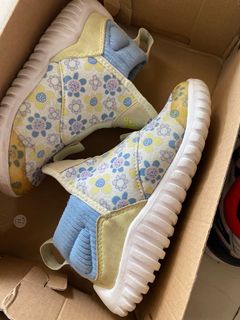 (Category: ) located in . Submitted by triplea_wardrobe (Listing ID 1171264738, Image 1). Description: .