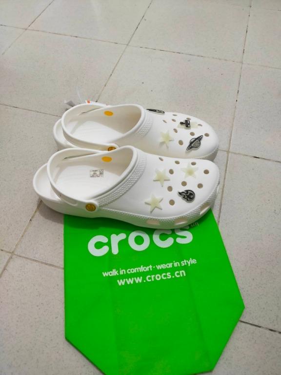 Bad bunny crocs deals size 8