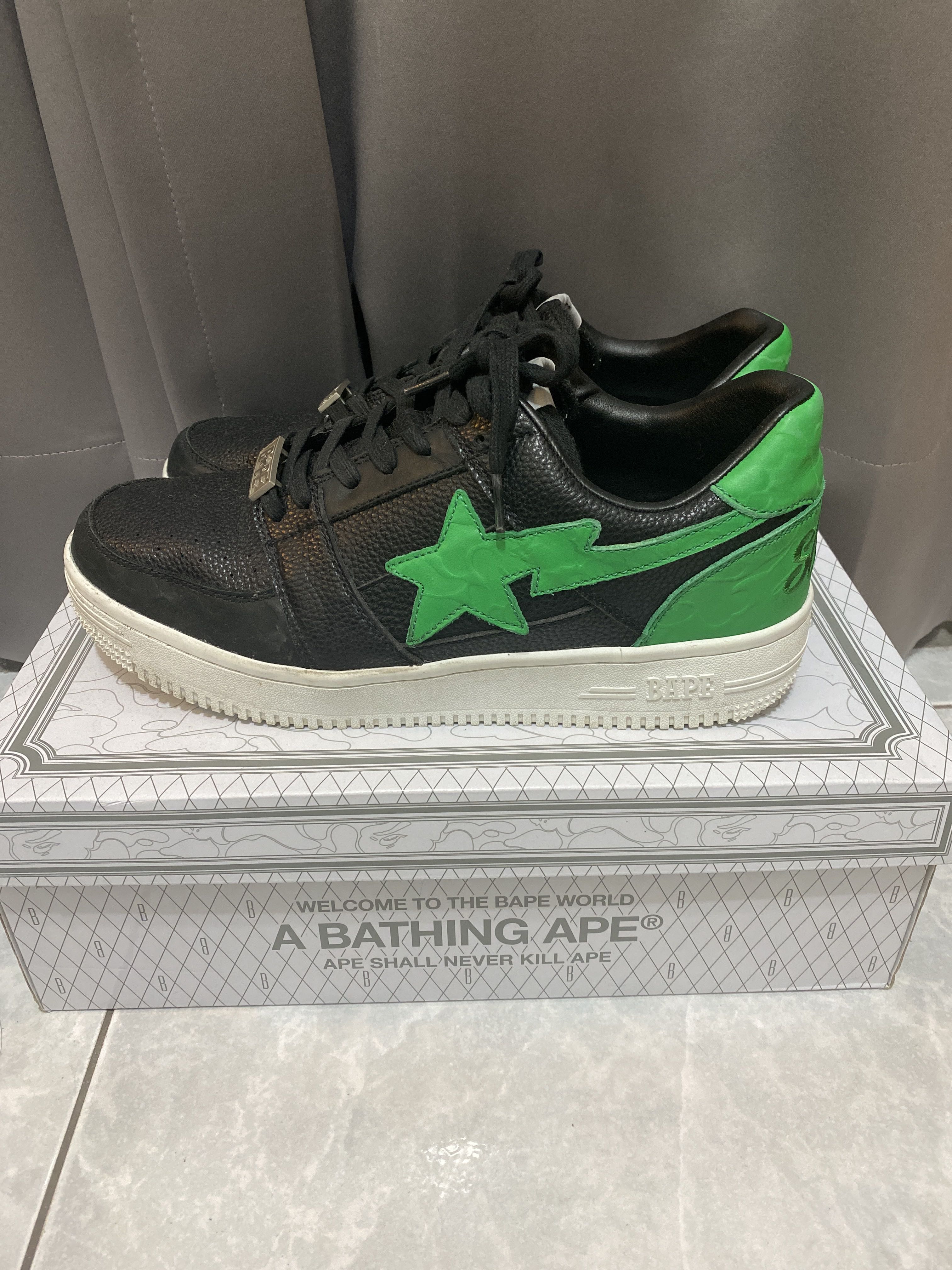 Bapesta x美國著名饒舌歌手Gunna, 他的時尚, 鞋, 運動鞋在旋轉拍賣