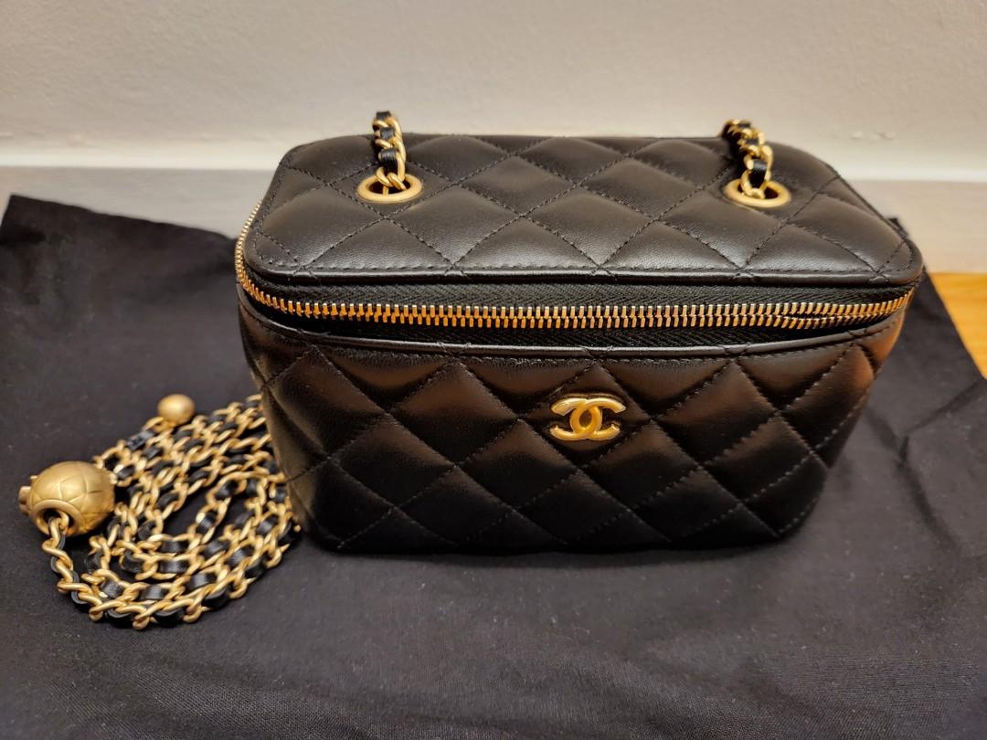 Chanel Pearl crush vanity case in black lambskin
