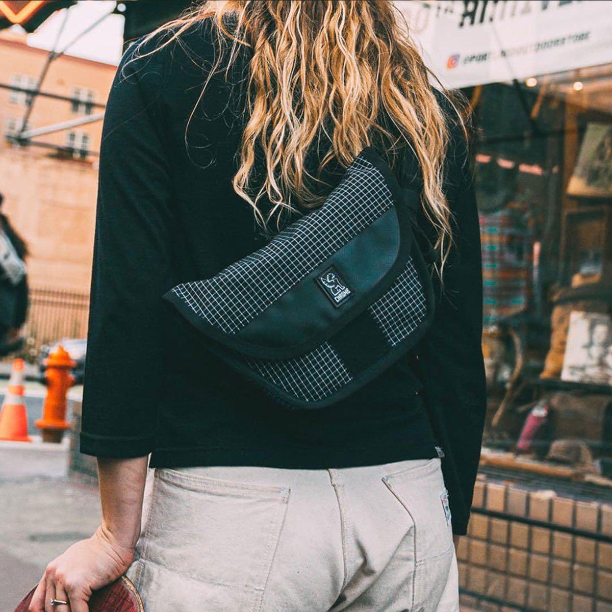 Chrome discount hip pouch