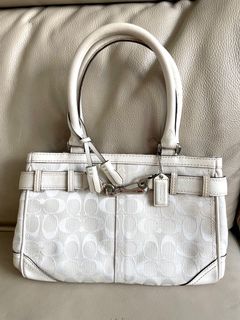 （分類：）位於 。 由 hellopris1 提交（商品編號 1171318764，圖片 1）。簡介： 。