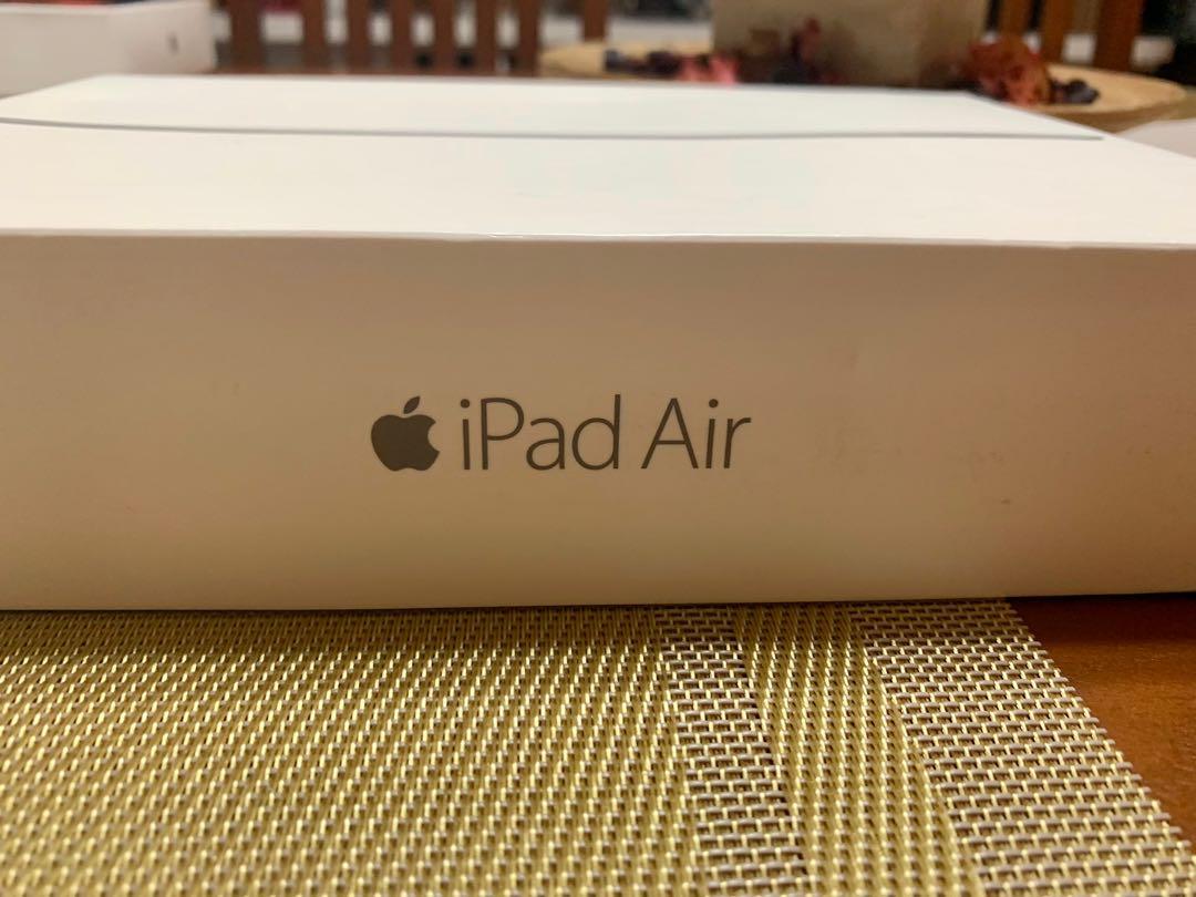 Computer Box (Category: Laptops & Notebooks) located in Singapore. Submitted by aicaram (Listing ID 1171370285, Image 3). Description: HP Spectre Laptop box - $ 10 iPad Air Box - $10 iPad Pro Box - $10 All good condition. Let me know which computer box u need.I will check if I have it. Self collect at Hougang Ave 10 Blk 401.