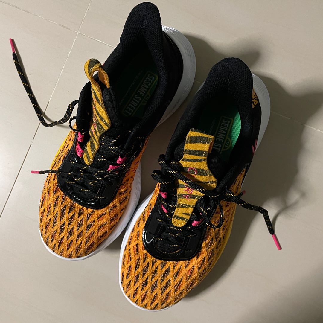 curry 9 yellow black
