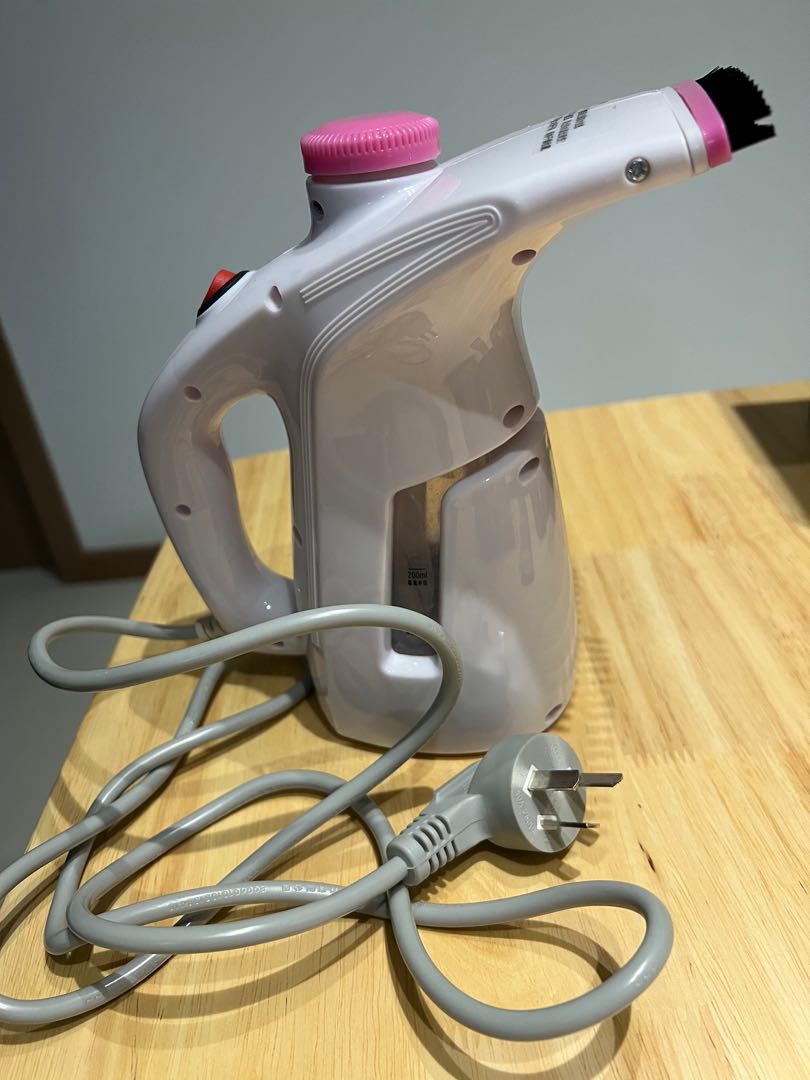 Skyline handy garment store steamer