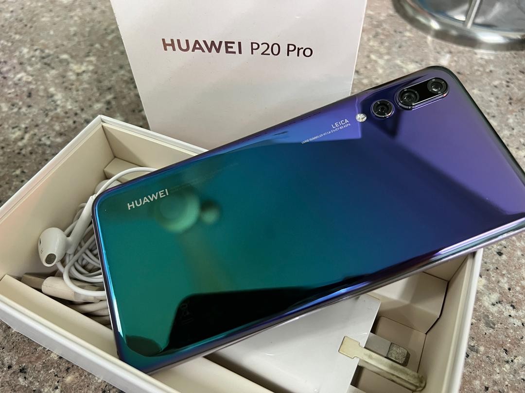 Huawei P20 pro 6/128GB twilight color Like new condition 9/10 Full