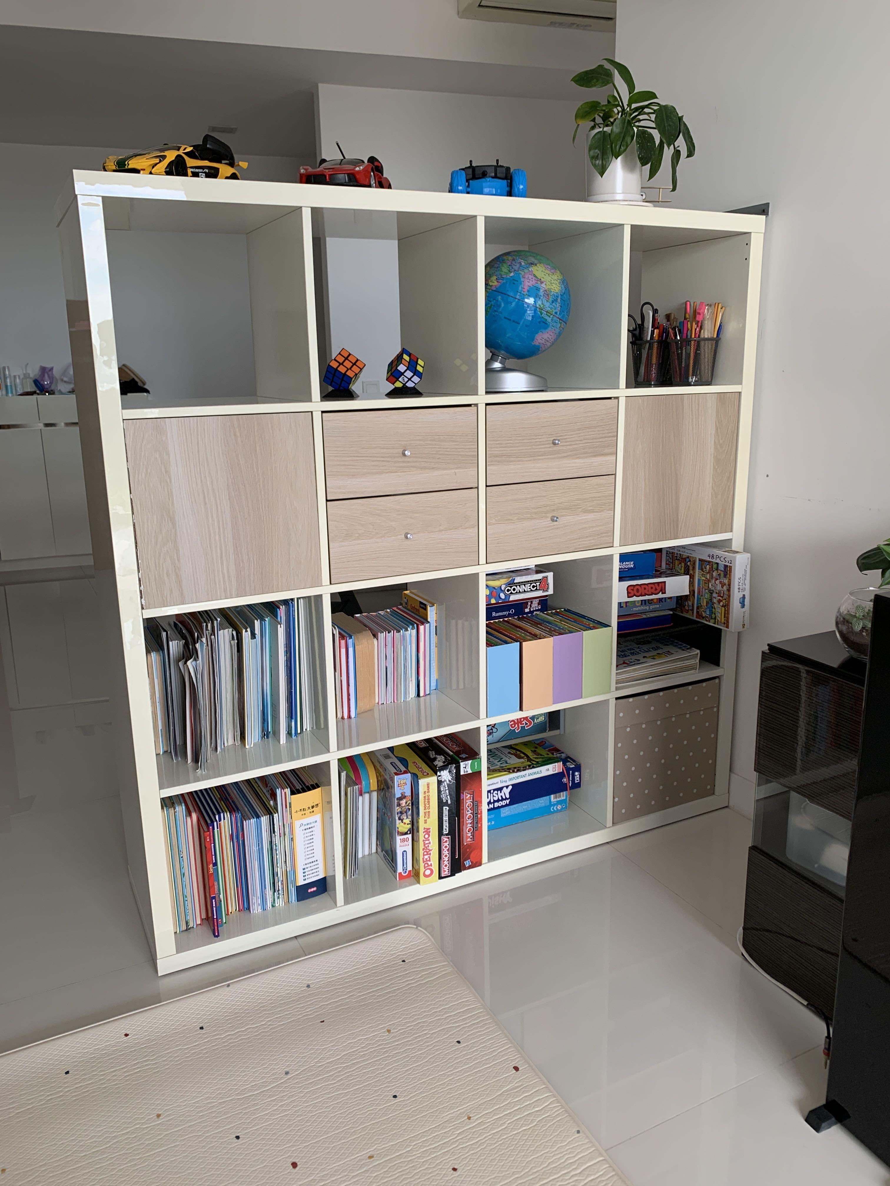 IKEA Kallax Shelving Unit 4x4 in high-gloss white color, Furniture ...