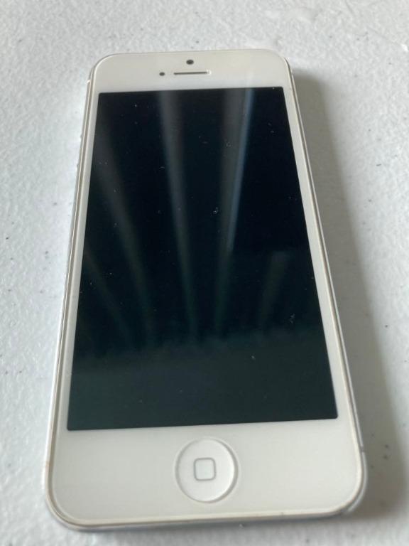 iPhone 5 (Category: Others) located in Manila. Submitted by olxph_485247823 (Listing ID 1171323127, Image 1). Description: Minimal scratches, screen needs replacement. 16GB White screen, silver back.