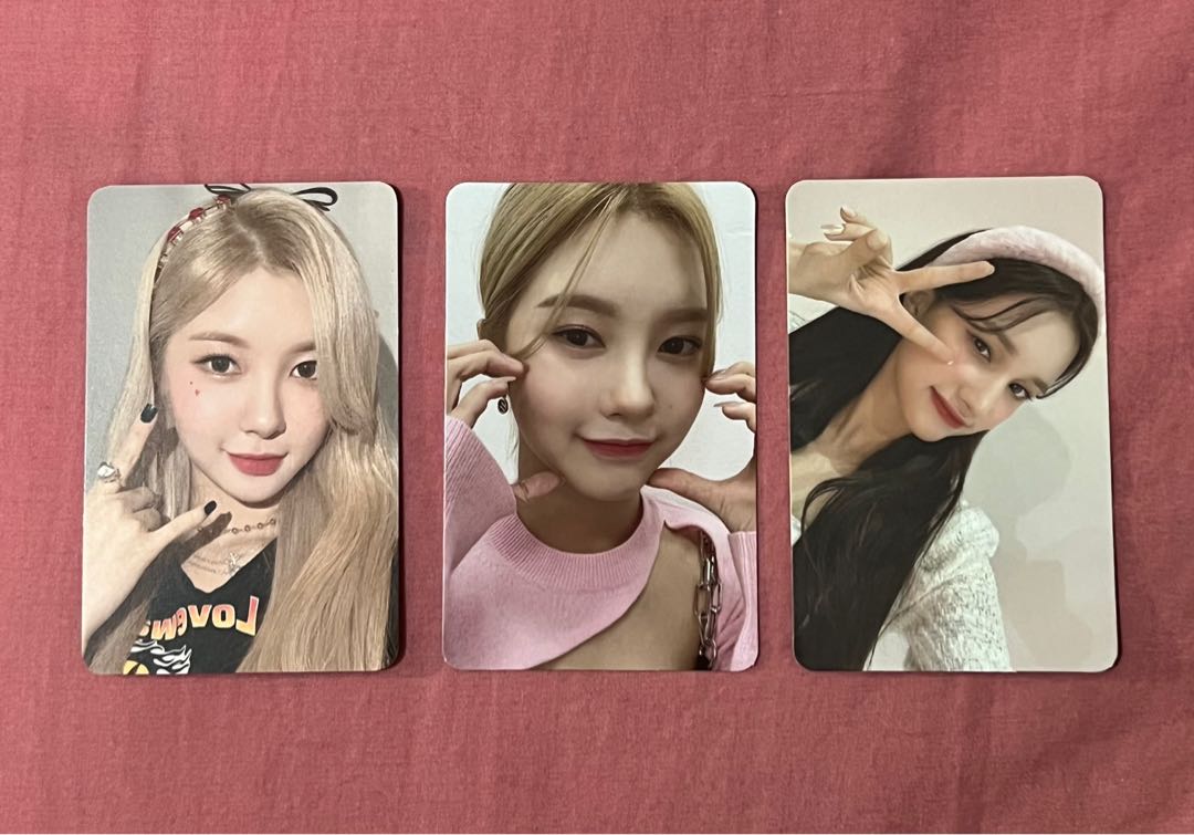 Kep1er First Impact: Dayeon & Huening Bahiyyih Photocard Set, Hobbies