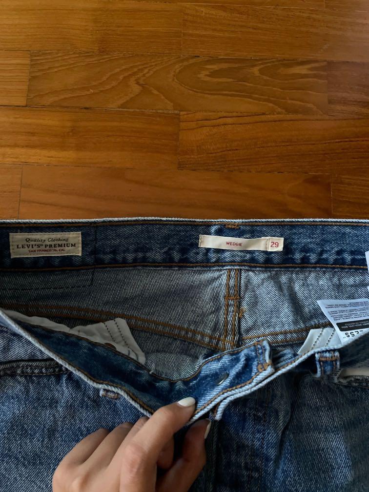 Levi's Wedgie Icon Jeans in Shut Up, Women's Fashion, Bottoms, Jeans &  Leggings on Carousell