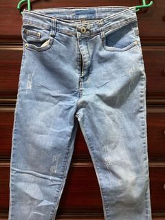 (Category: ) located in . Submitted by ea.closettt (Listing ID 1171368937, Image 1). Description: .