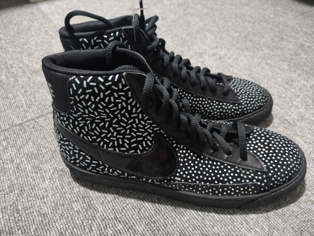 Nike Blazer Full Print (Category: Sneakers) located in Paranaque City. Submitted by InsideDaBox (Listing ID 1171324394, Image 3). Description: Authentic Nike Blazer Full Print with Tags 🔖Brand New 📍No box (Came from US) Size: 7US Womens Color rate: 10/10 Condition: Excellent (Old Stock).