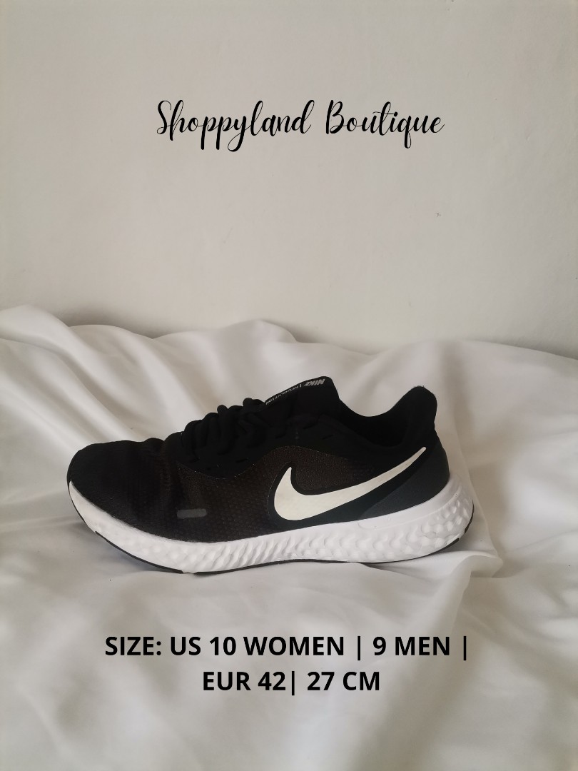 Nike Revolution Size 10 Women / 9 Men 