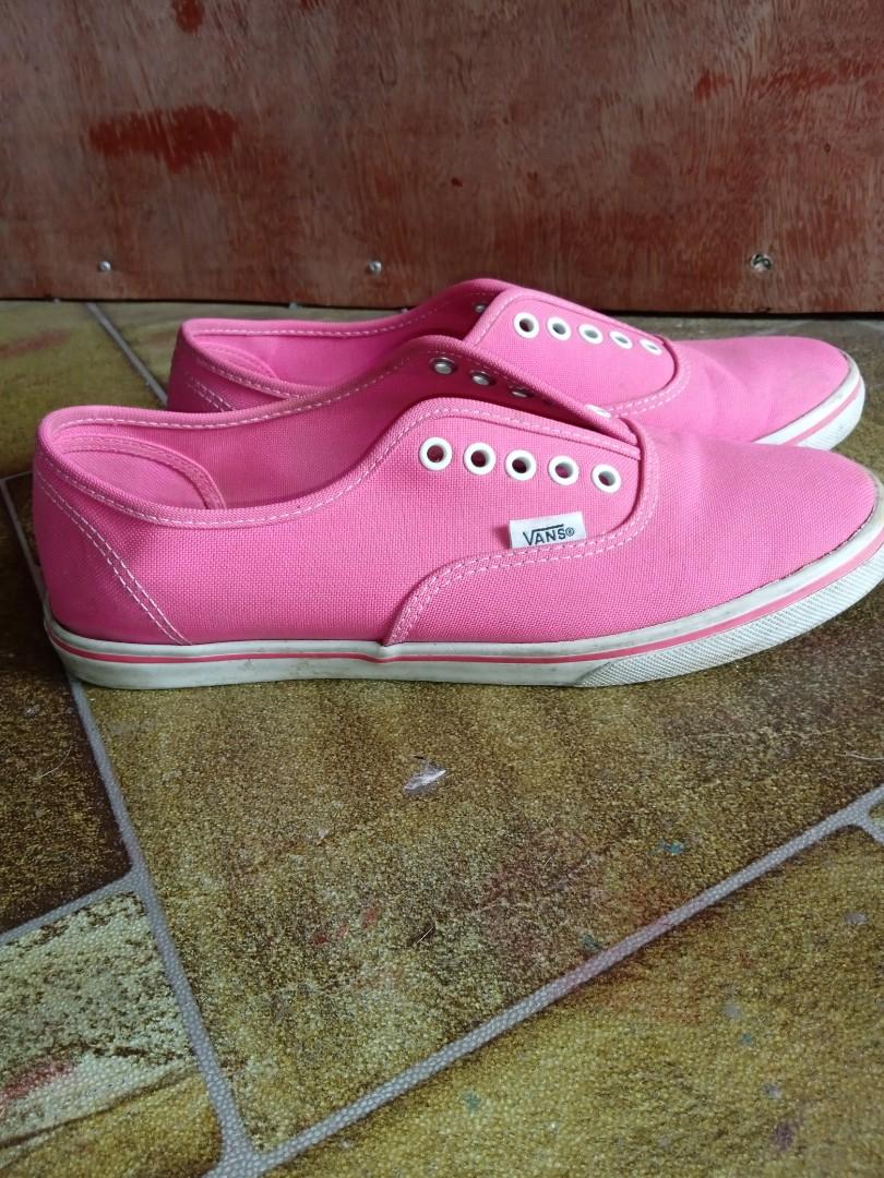 Original Vans (Category: Sneakers) located in Kawit. Submitted by tabang (Listing ID 1171317356, Image 3). Description: .