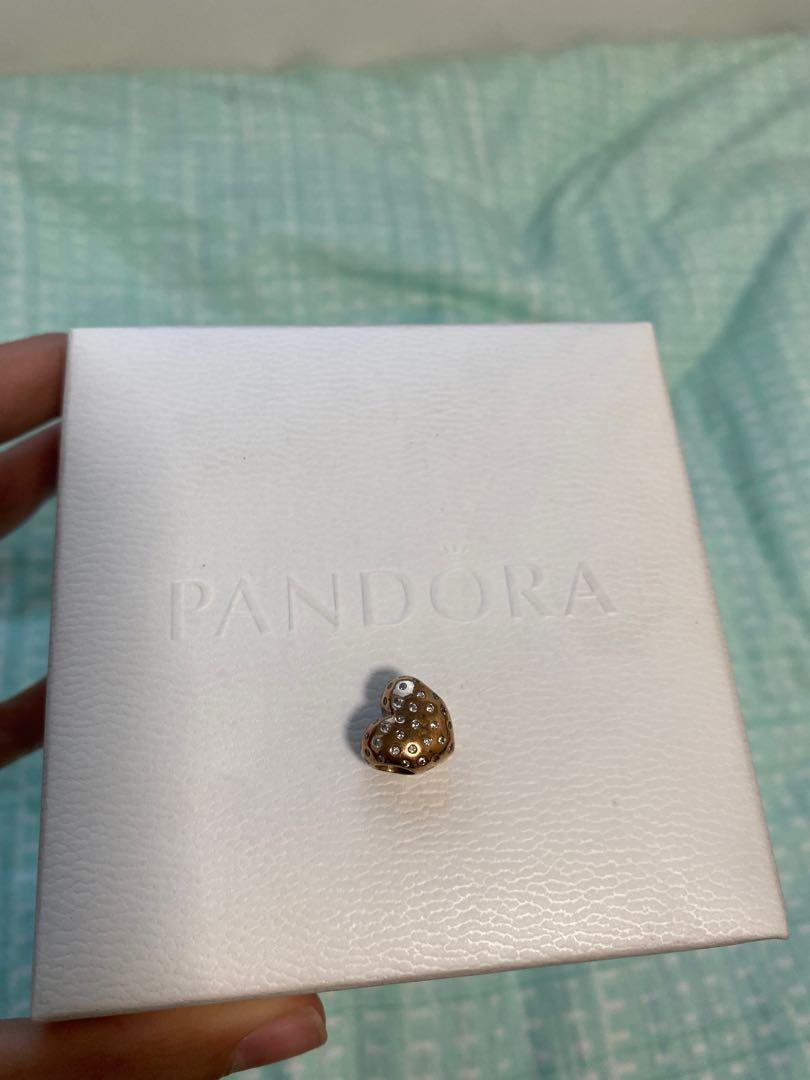 Pandora Rose Gold Heart Charm (Category: Charms) located in Taguig. Submitted by anmit (Listing ID 1171352745, Image 3). Description: Retails at ₱4,500+ No box 100% Original Bought from Glorietta Makati.