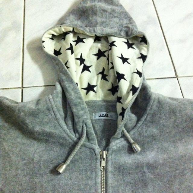 Reduced 60 JAG hoodie with zip front Size L Everything Else