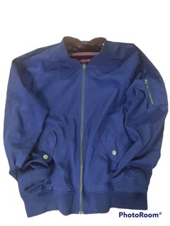 (Category: ) located in . Submitted by alton_store (Listing ID 1171391804, Image 1). Description: .