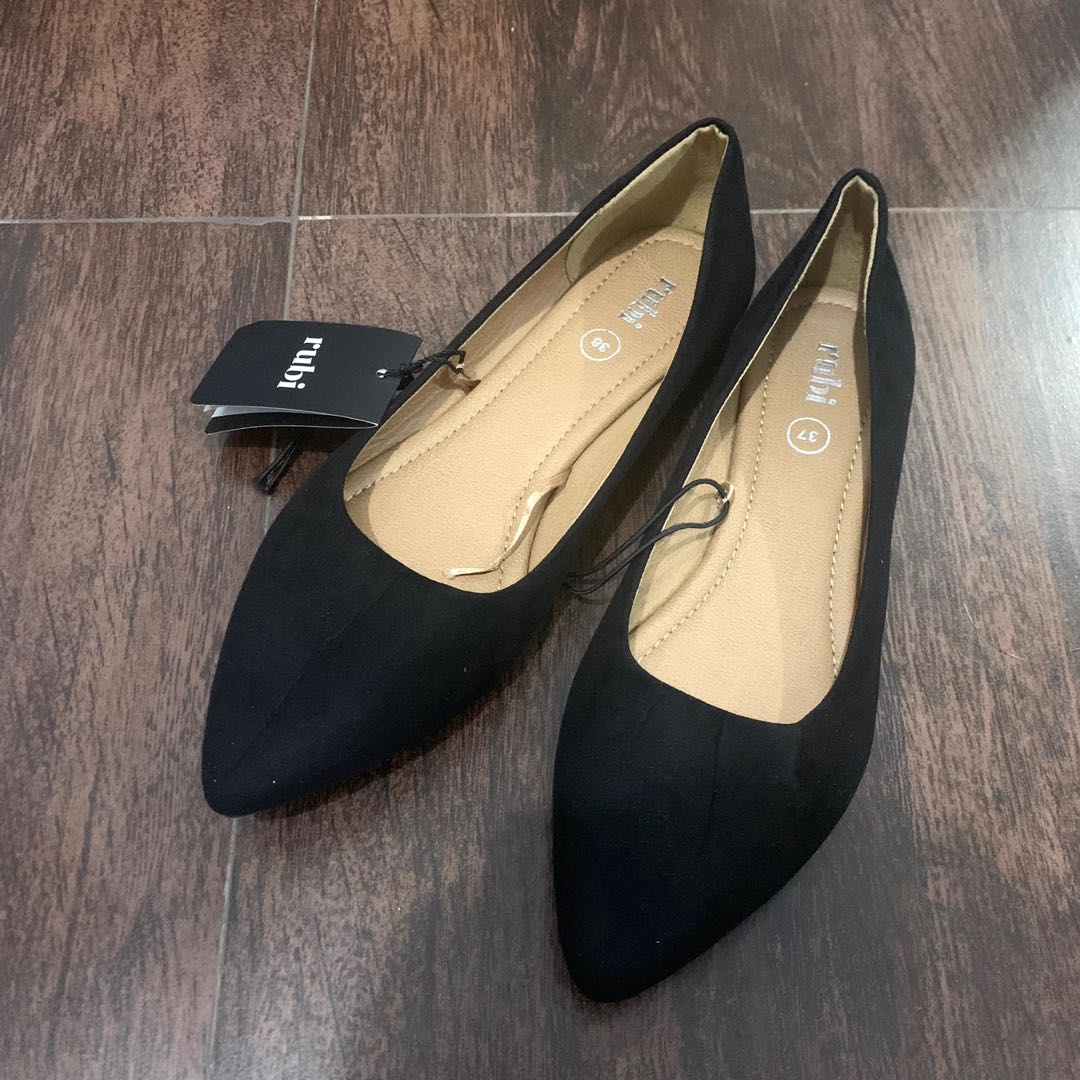 Flat shoes top rubi hitam