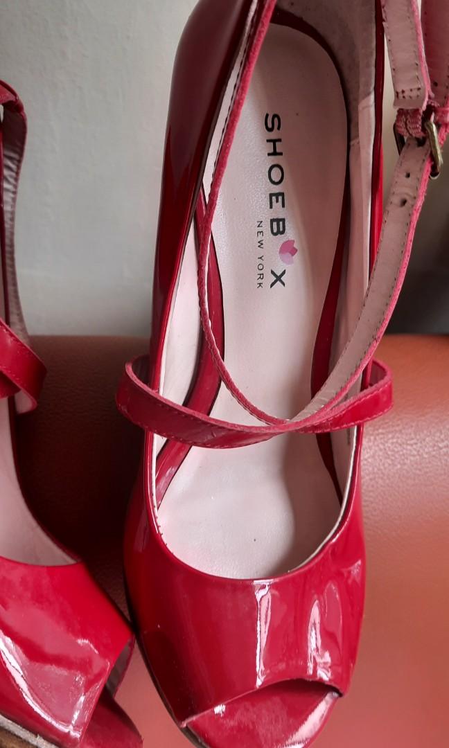 Shoebox New York, Women's Fashion, Footwear, Wedges on Carousell