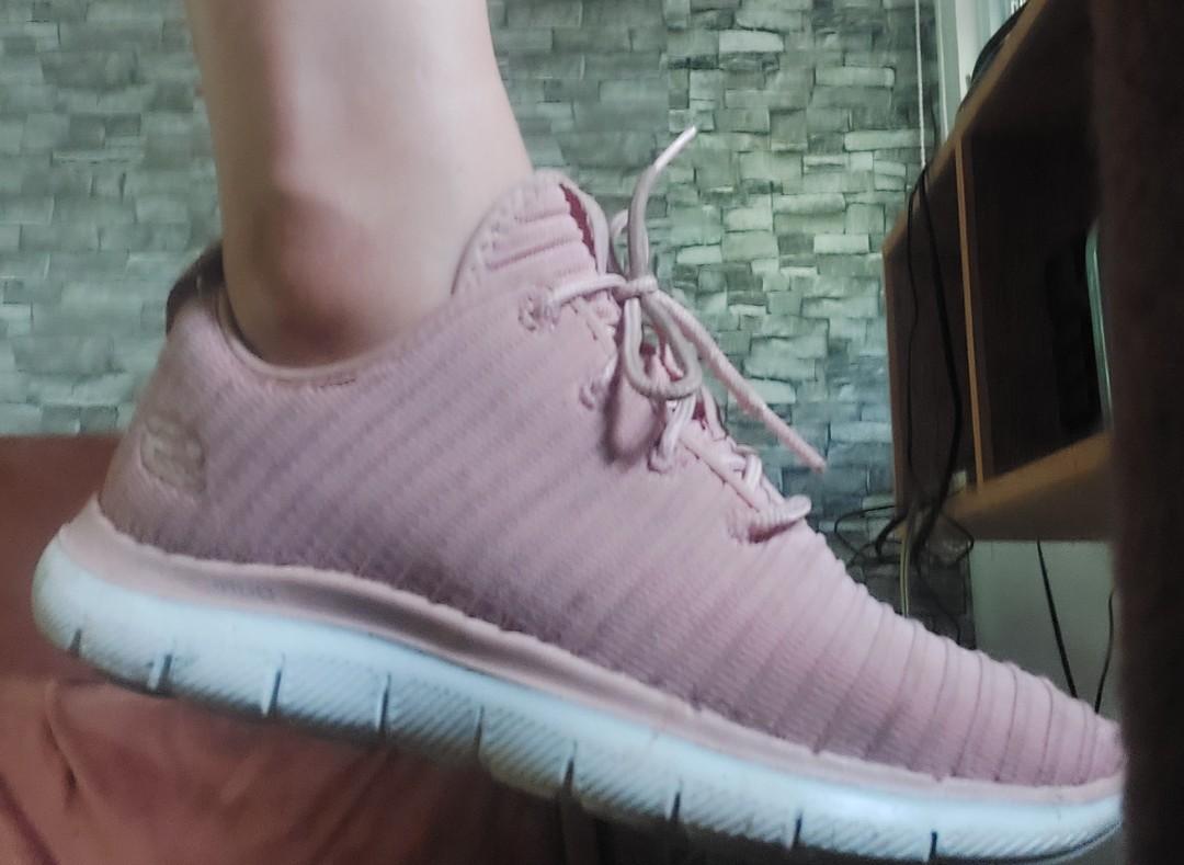Skechers air cooled 2025 memory foam womens pink