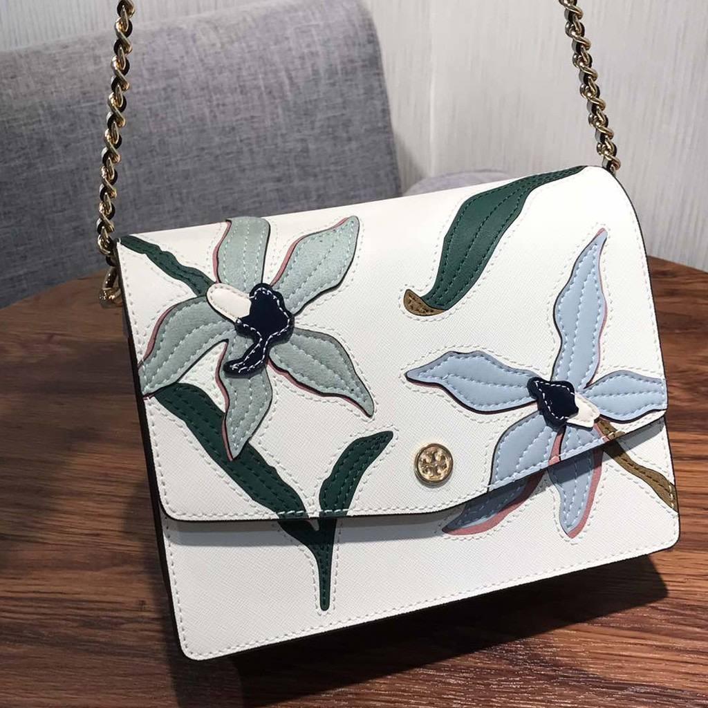Tory Burch Robinson Appliqué, Women's Fashion, Bags & Wallets, Shoulder  Bags on Carousell