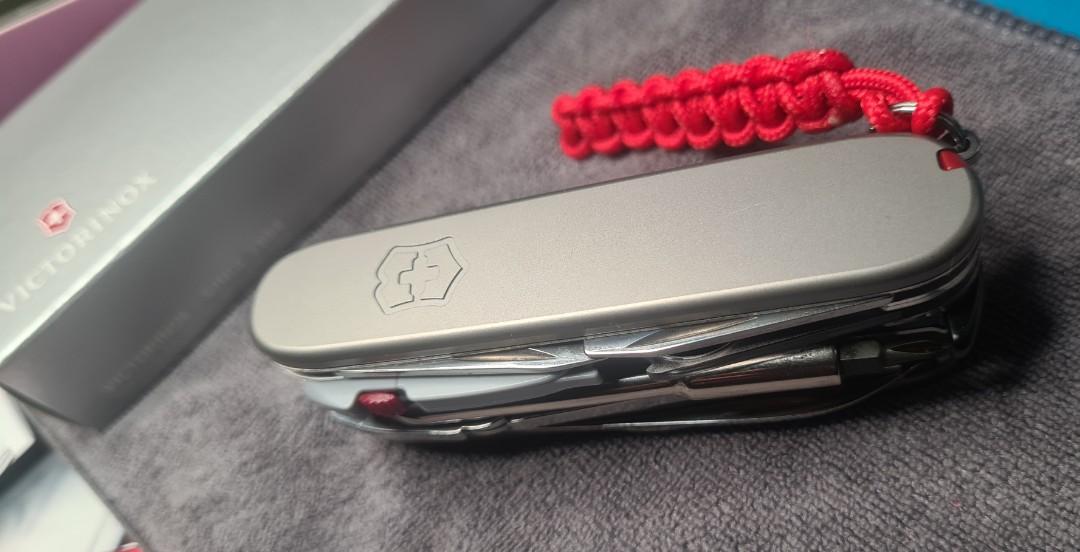 Victorinox Titanium Cybertool Lite Japan Edition with LED Hobbies