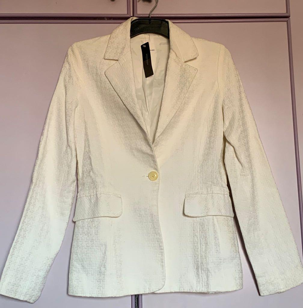 White textured top blazer