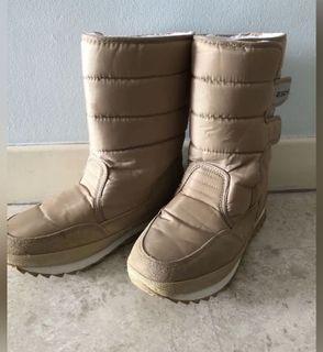 Winter boots (beige)