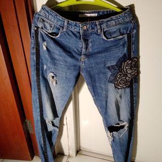 Zara authentic preloved ripped boyfriend jeans