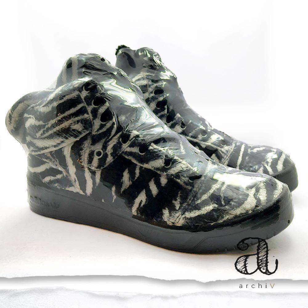 Adidas jeremy scott zebra new arrivals