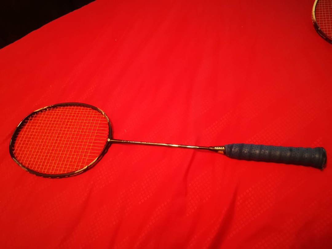 Apac badminton racquet z fusion, Sports Equipment, Sports & Games