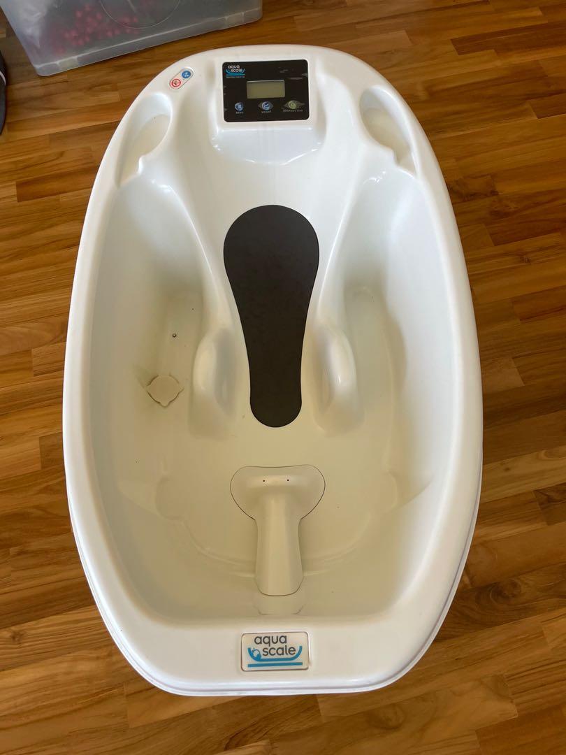 Aqua Scale baby bath tub, Babies & Kids, Bathing & Changing, Bathtub