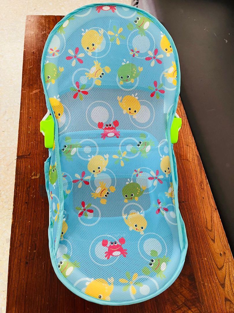 Babyhug Baby Bath Tub & Bath Sling With Bathing Mug (Colour & Design May Vary)