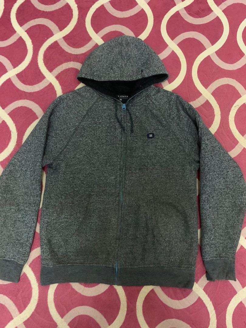 Billabong hoodie (Category: Coats, Jackets and Outerwear) located in Seremban. Submitted by dripz (Listing ID 1171502393, Image 1). Description: Original billabong zipper hoodie size L pit22 labuh28 condition 9/10 srs buyer jgn malu2,chat je terus😙.