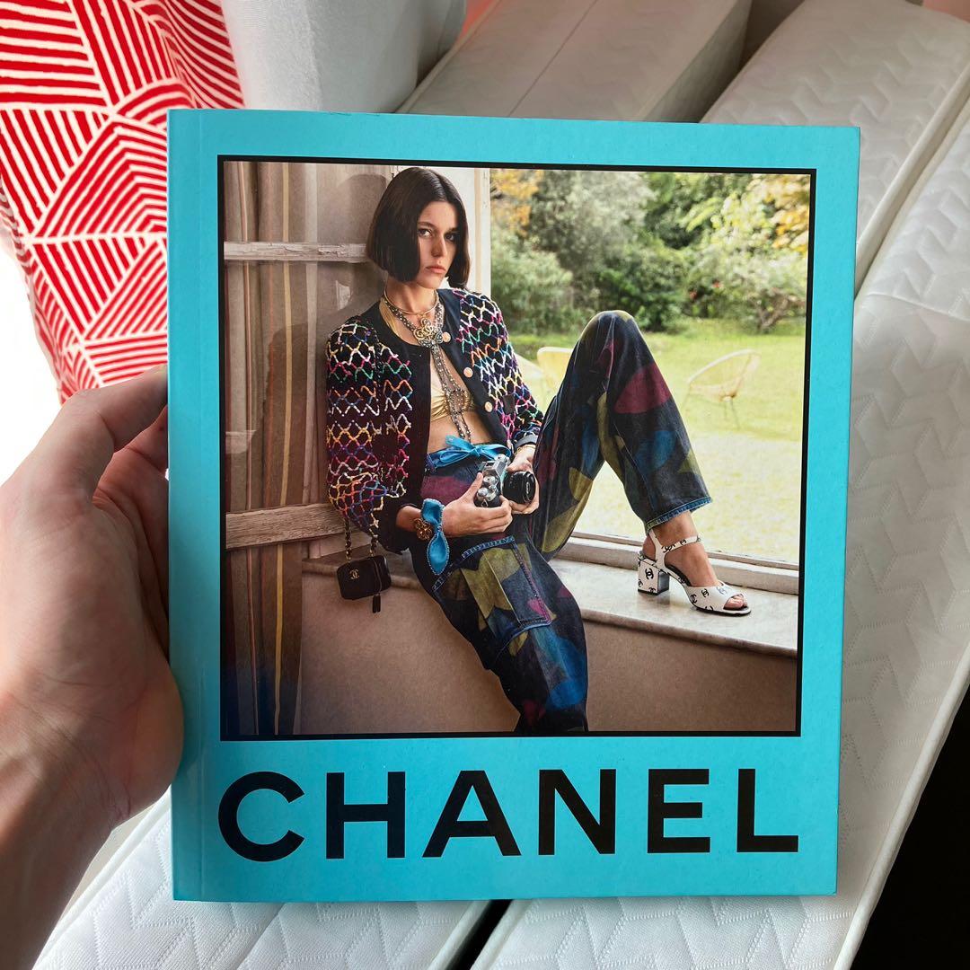 Chanel tung lookbook mới với phụ kiện độc đáo