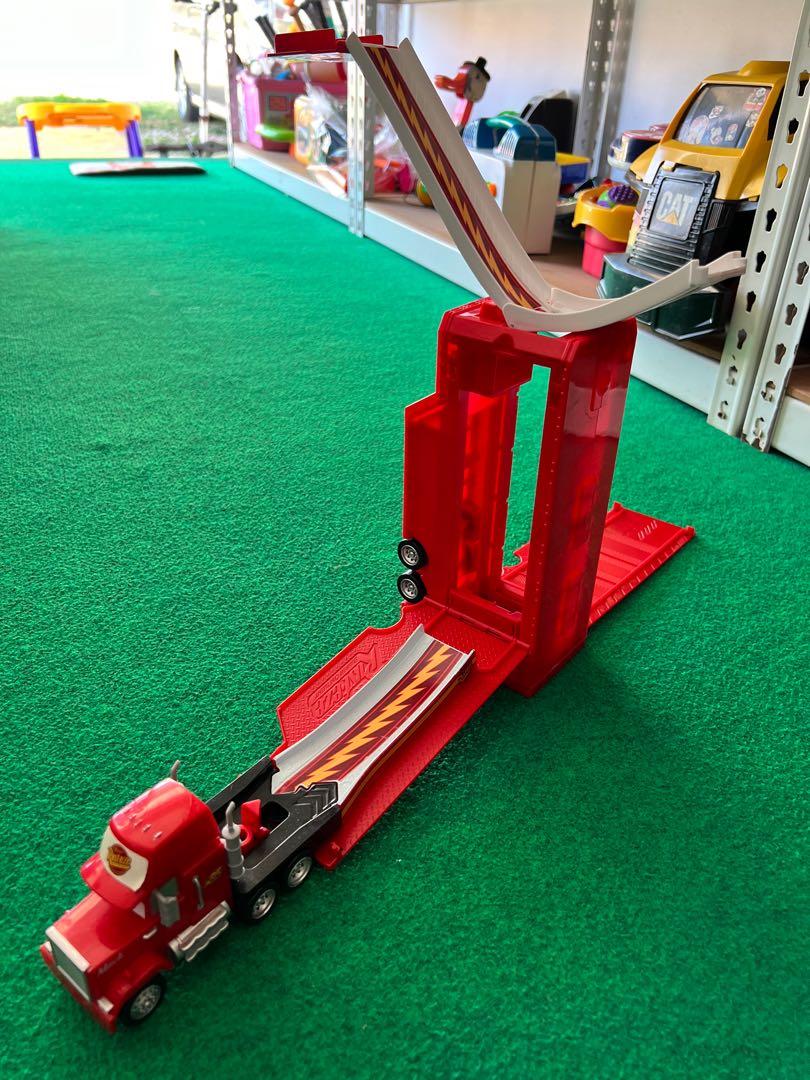 Transforming mack playset hot sale