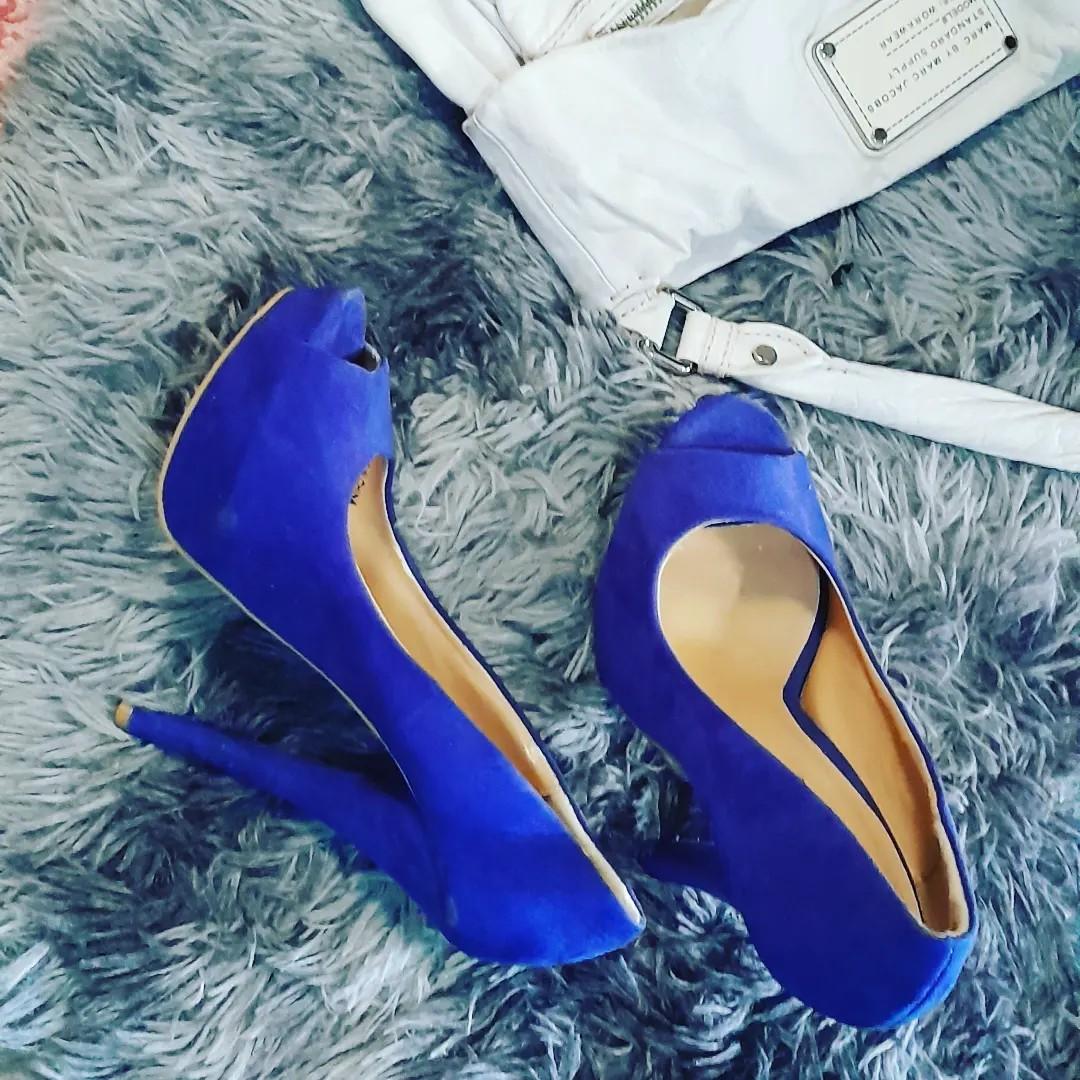 Forever 21 blue heels top