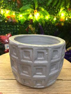 Gray Medium Clay Pot